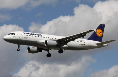 Lufthansa flight diverted after Indian national allegedly stabs two minors with metal fork