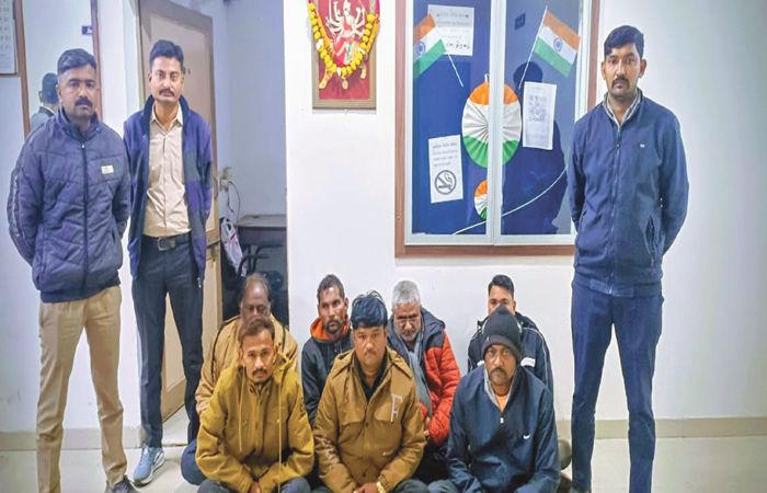 બાવળાના ભામસરામાં જુગાર રમતા 7 શખ્સ ઝડપાયા