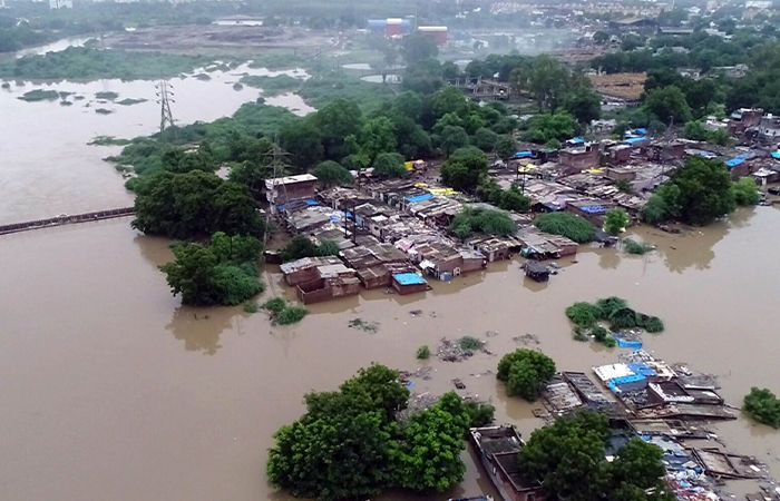 Guj govt provides relief funds to flood affected people
