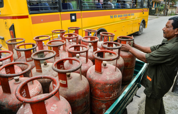 ઇંધણ સંકટ વચ્ચે LPG મુદ્દે કેન્દ્રનો રાજ્યોને મોટો આદેશ, જાણો કયા સેક્ટરને મળશે લાભ