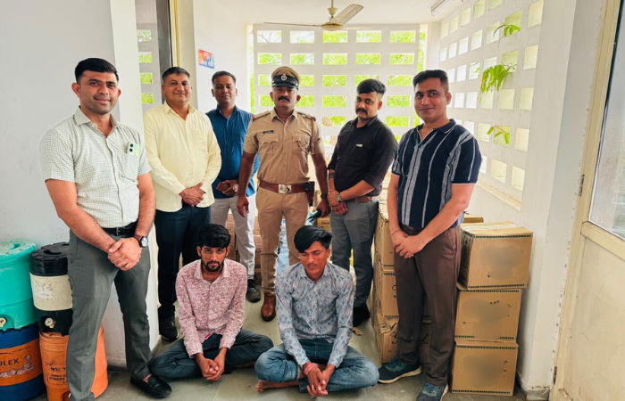 ₹4.89 Lakh worth of IMFL seized from a car in Gandhinagar