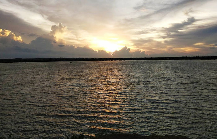 બોટાદના કૃષ્ણસાગર તળાવમાં નર્મદાનું પાણી લેવલ કરતા વધુ ઠાલવાતા વેડફાટ