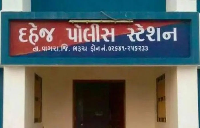 ભરૂચની પાણીયાદાર ચોકડી પાસે પથ્થરનો ઘા કરી ટેમ્પોનો કાચ તોડનાર બે ઝડપાયા