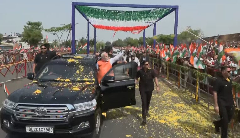 PM Modi arrives Vadodara for ‘Sindoor Samman Yatra’, welcomed by Col Sofiya Qureshi’s family