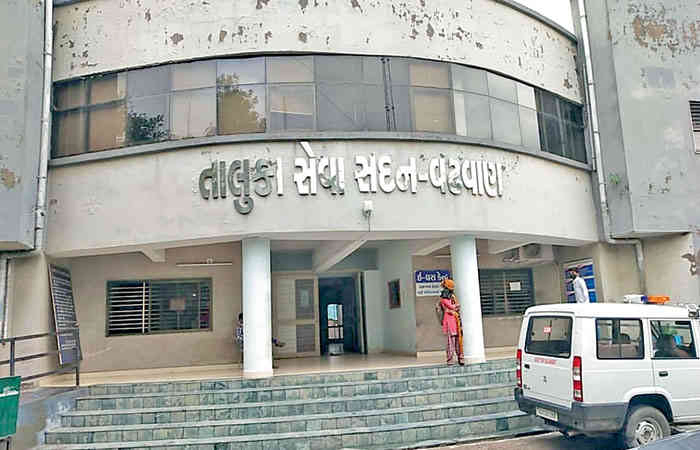 સુરેન્દ્રનગર અને વઢવાણ મામલતદાર કચેરીમાં દાખલા કાઢવાની કામગીરી બંધ થતા રોષ