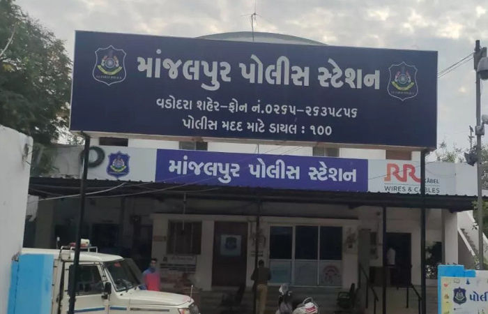8 લાખની સામે 18 લાખ ચૂકવી દેવા છતાં વધુ 15 લાખની માંગણી કરતા બે વ્યાજખોરો સામે ફરિયાદ