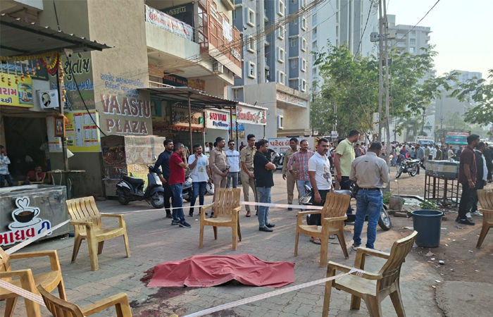 બહેનને હેરાન કરતા યુવકને ભાઈએ છરીના ઘા ઝીંકી સરાજાહેર પતાવી દીધો