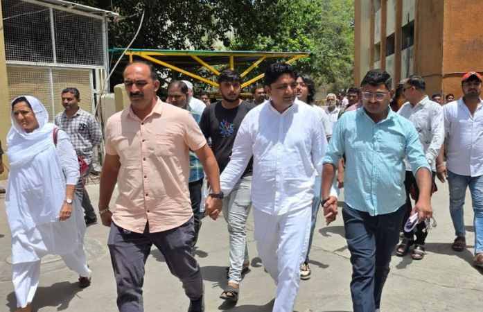 જામનગર પાલિકાની બેઠકમાં જેલવાસ ભોગવતા કોર્પોરેટરોની એન્ટ્રી, ગુજસીટોક હેઠળ સજા ભોગવી રહ્યા છે