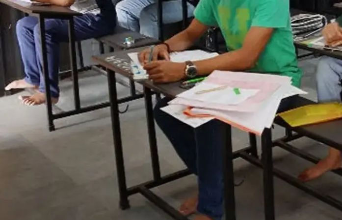 ભારે વિરોધ બાદ સરકારનો યુ-ટર્ન, વિચરતી વિમુક્ત જાતિના ડિપ્લોમા વિદ્યાર્થીઓને સહાય મળશે