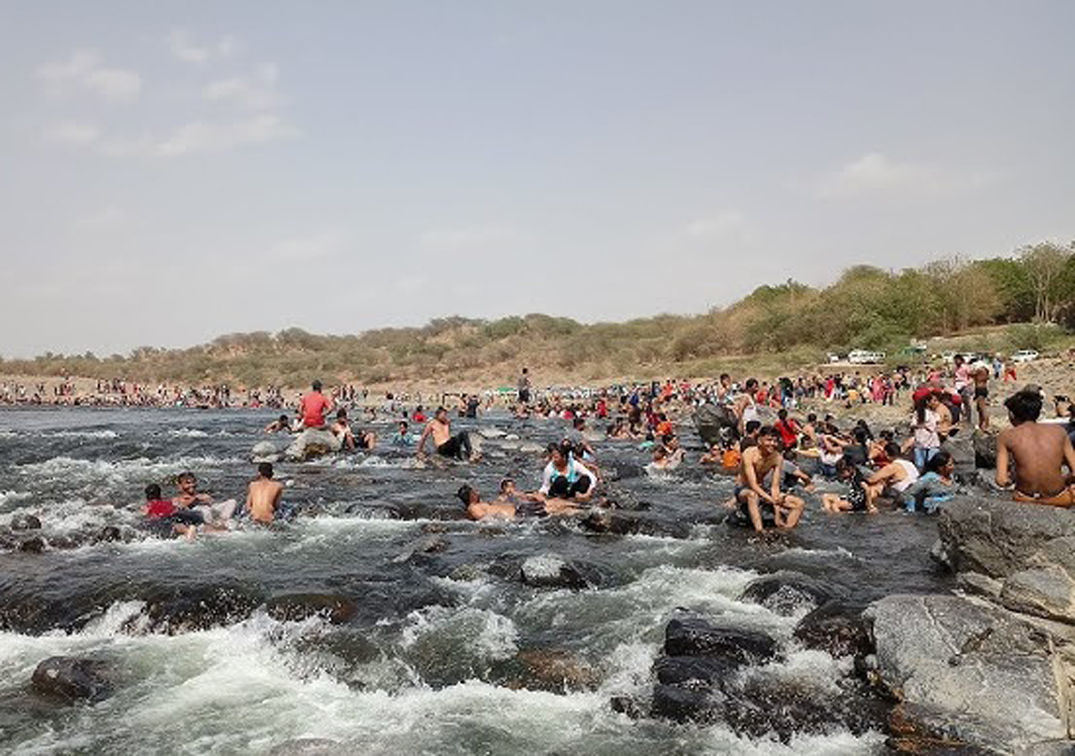 વડોદરા પાસે ડૂબવાના ત્રણ સ્પોટઃસિંધરોટ, કોટણા અને લાંછનપુરમાં 200થી વધુ ડૂબ્યા છતાં તંત્રને પડી નથી
