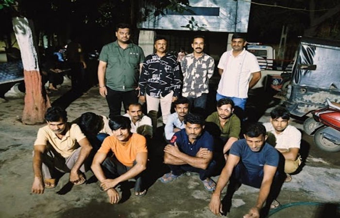 જામનગર શહેર અને દરેડ વિસ્તારમાં જુગાર અંગે 3 સ્થળે દરોડા : 18 આરોપીઓની અટકાયત