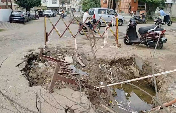 શહેરમાં વધુ બે સ્થળે ભુવા પડ્યા