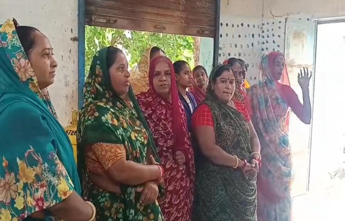 વઢવાણના ડાંગસીયાવાડ વિસ્તારની મહિલાઓનો પાણીના સંપ પર હોબાળો