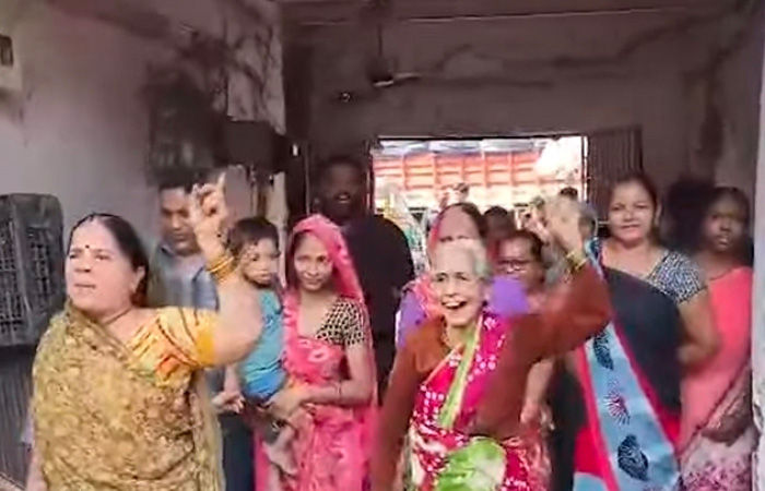 ખંડેરાવ માર્કેટ પાછળ હિંમત ભવનની ચાલીમાં પાણીનો કકળાટ
