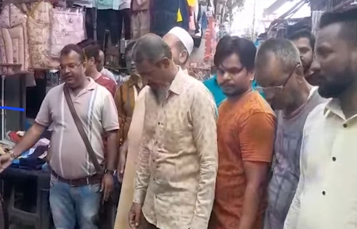 મંગળબજારમાં ઉભરાતી ગટરથી વેપારીઓ પરેશાન
