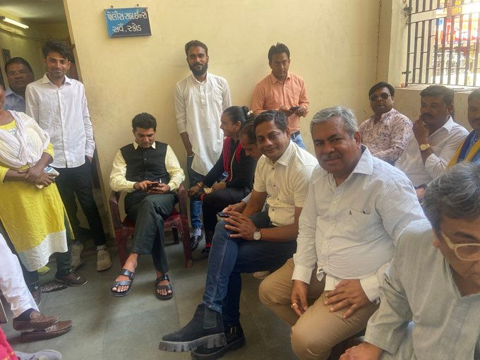 Gujarat AAP workers detained amid protests against Kejriwal's arrest