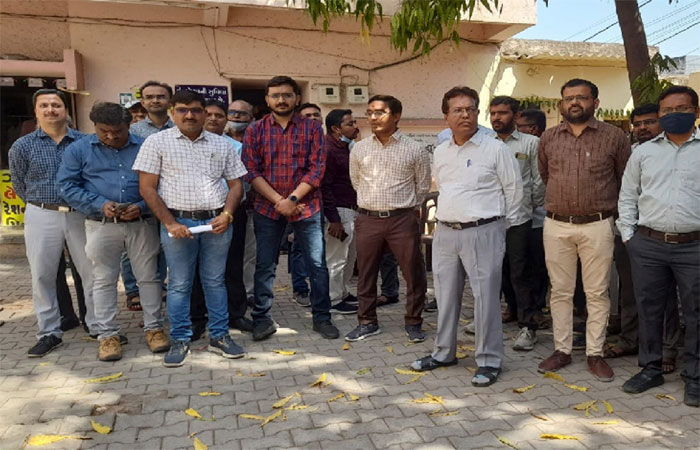 જિલ્લામાં પડતર પ્રશ્ને 335 મહેસુલી કર્મચારી માસ સી.એલ. ઉપર ઉતર્યા