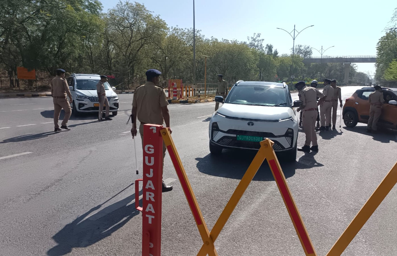 Police deploy three-layered security, detain healthcare workers