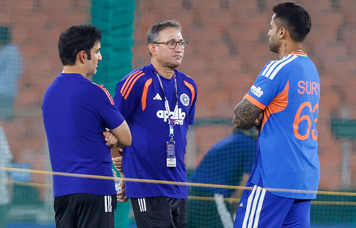 'અભિષેક શર્મા અને વરુણને પડતા મૂકો..', T20 વર્લ્ડ કપ ફાઈનલ અગાઉ ગાવસ્કરની ટીમ ઈન્ડિયાને સલાહ