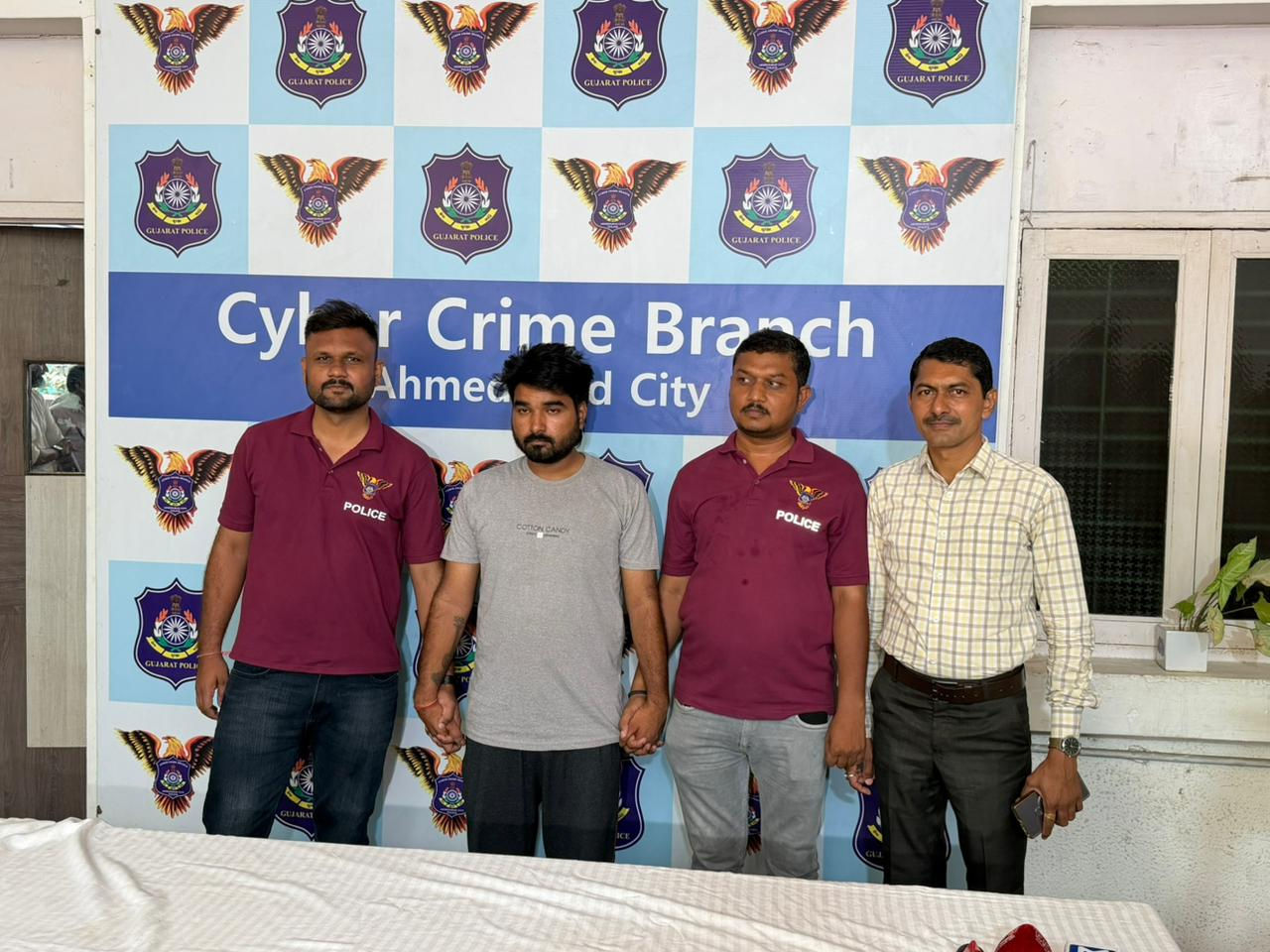 ન્યૂડ વિડીયો કોલનું સ્ક્રીન રેકોર્ડ  કરીને બ્લેકમેઇલ કરતો આરોપી ઝડપાયો