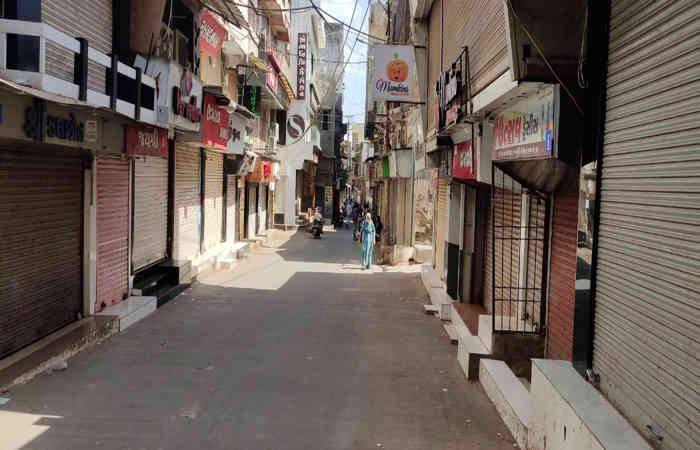 એકી-બેકી તારીખે દુકાન ખોલવાના વિરોધમાં માંગનાથ રોડ વિસ્તાર બંધ