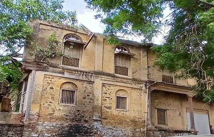 સાવરકુંડલાની શાન સમાન પૌરાણિક  દરબારગઢ હવે નામશેષ થવાનાં આરે