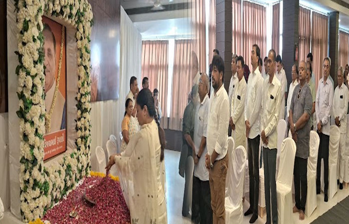 જામનગર શહેર ભાજપ દ્વારા ગુજરાત રાજ્યના દિવંગત પૂર્વ મુખ્યમંત્રી વિજયભાઈ રૂપાણીને શ્રદ્ધાંજલિ અર્પવા માટેની પ્રાર્થના સભા યોજાઈ