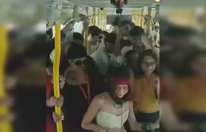 સુરત BRTS બસની ડીજે પાર્ટીના પડઘા પડ્યા : મૌખિક મંજુરી આપનારા કોન્ટ્રાક્ટ પરના આસી. મેનેજર ટર્મીનેટ, સીટીલિંકના મેનેજરને નોટિસ આપવા માગણી