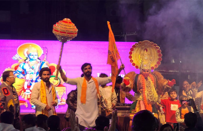 જામનગરમાં ભક્તિમય માહોલમાં નવા વર્ષનું સ્વાગત: 'ન્યૂ યર કીર્તન નાઈટ'માં મોટી સંખ્યામાં લોકો ઉમટી પડ્યા
