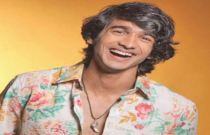 શાંતનુ મહેશ્વરી : પ્રણય કથાઓનો સમય પર ફર્યો