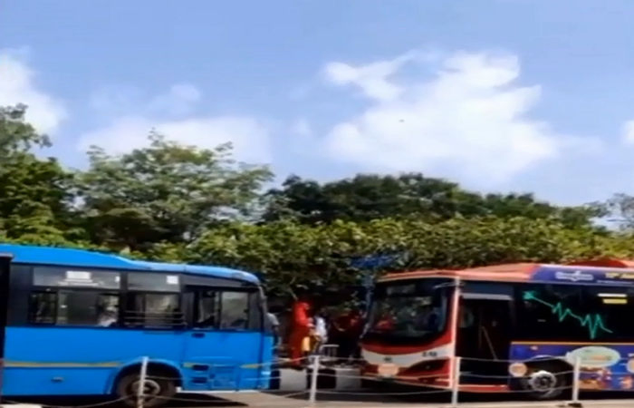 પાલિકાના બીઆરટીએસ રૂટમાં બે બસ સામસામે થઈ ગઈ