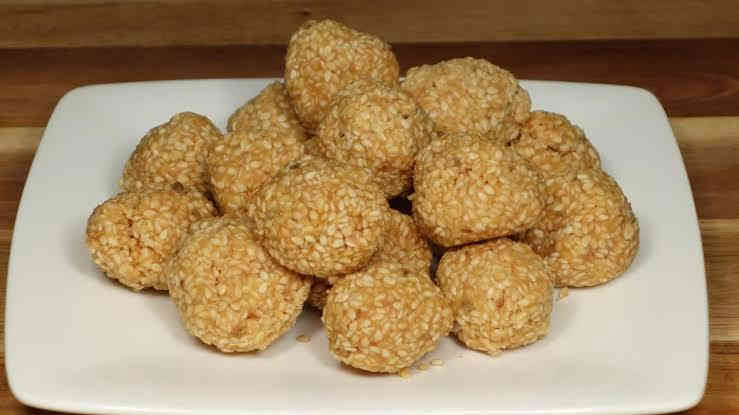 Recipe: મકરસંક્રાંતિ પર આ સરળ રીતે બનાવો તલના લાડુ
