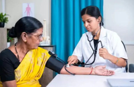 Gujarat achieves 95.95% vaccination coverage, surpassing national average in SDG-3 index