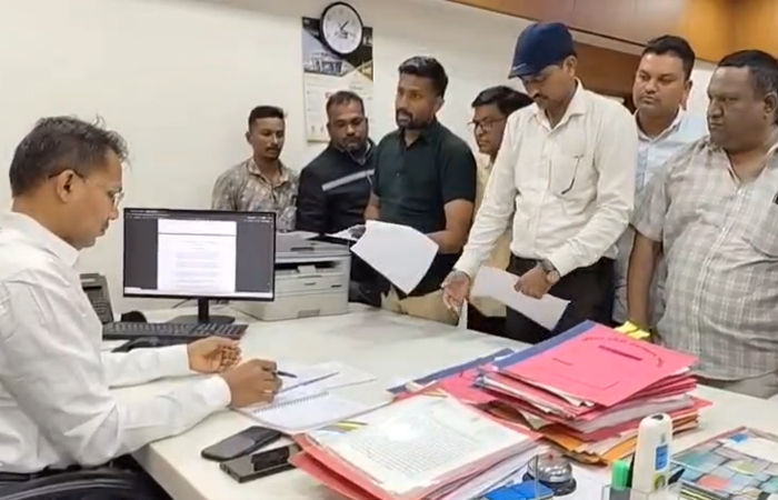 ગોધરા: કૃષિ સહાય પેકેજમાં અન્યાયનો સૂર, સરપંચોએ કલેક્ટરને આવેદન પાઠવી ખેડૂતો માટે ન્યાયની માંગ કરી