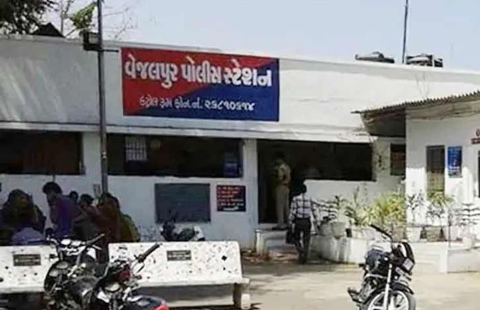 અમદાવાદના ફતેહવાડીમાં ચાની કિટલીએ બેસવા જેવી બાબતે ફાયરિંગ, છરી સાથે 3 લોકોનો હુમલો