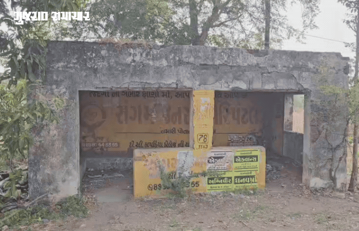 છોટા ઉદેપુર: કવાંટ-નસવાડી સ્ટેટ હાઈવે પરના અનેક બસ સ્ટોપ જર્જરિત, નવા બનાવવા સ્થાનિકોની માગ