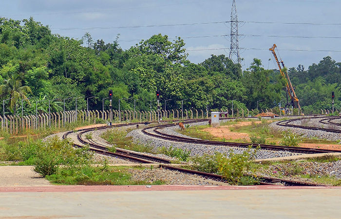 અમીરગઢ: ટ્રેન નીચે આવી જતા યુવક-યુવતીના મોત, આત્મહત્યા છે કે હત્યા? એ દિશામાં તપાસ