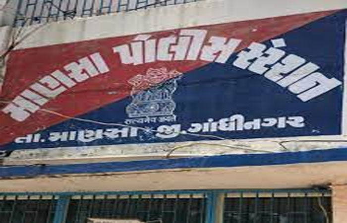 માણસામાં દુકાનદારે બાકી રૃપિયાની ઉઘરાણી કરતાં ત્રણ શખ્સોએ તોડફોડ કરી લૂંટ ચલાવી