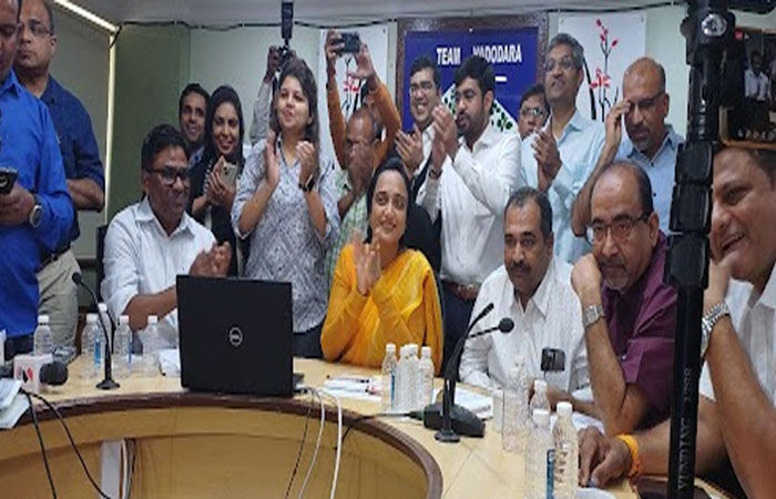 વડોદરા કોર્પોરેશનના ગ્રીન બોન્ડનું બીએસઇમાં બિડીંગ યોજાયું : માત્ર એક કલાકમાં 14 ગણા વધુ 1460 કરોડનું બિડીંગ થયું