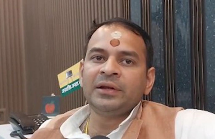 VIDEO: લગ્ન વગર પિતા બની ગયા તેજ પ્રતાપ? કથિત ગર્લફ્રેન્ડ અનુષ્કાના ઘરે દીકરીનો જન્મ, લાલુના દીકરાએ જુઓ શું કહ્યું