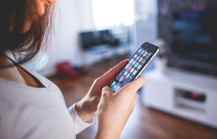 50% of time Indian users pick up their phones out of habit: Report