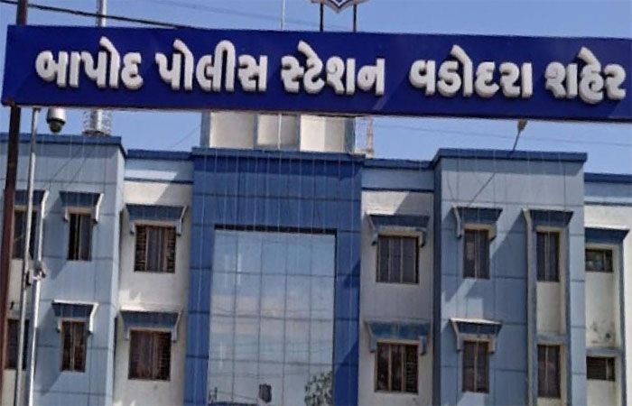 વડોદરામાં ગરબા ગ્રાઉન્ડમાંથી મહિલાના ગળામાંથી સોનાનો અછોડો તૂટ્યો