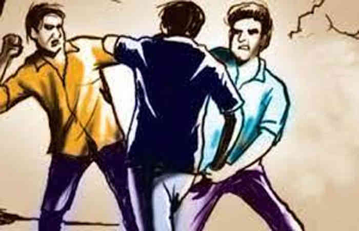વડોદરા: મોટરસાયકલ ના નુકસાન ની રકમ માંગતા યુવક પર બે વ્યક્તિ દ્વારા હુમલો