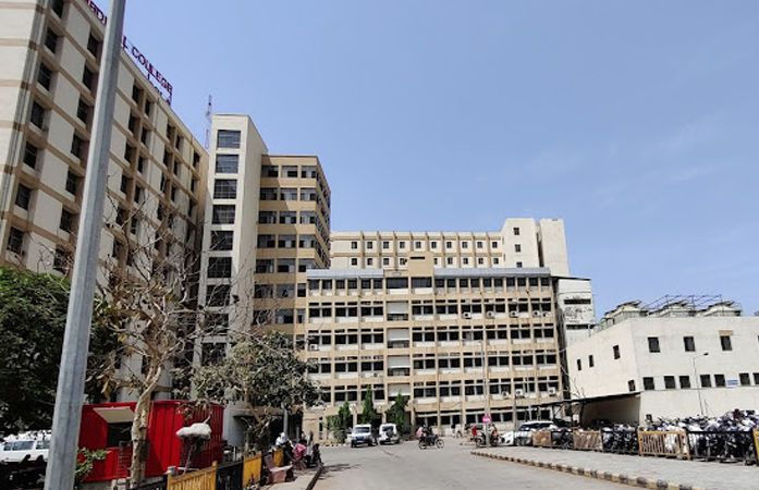 અમદાવાદ: સોલા સિવિલમાં ઉંદરે જૂનિયર ડૉક્ટરની આંખ કરડી ખાધી, તબીબી જગતમાં ખળભળાટ