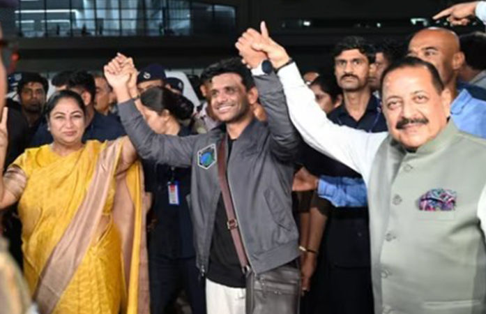 અંતરિક્ષમાંથી પાછા આવેલા શુભાંશુ શુક્લા દિલ્હી પહોંચ્યા, ભવ્ય સ્વાગત કરાયું