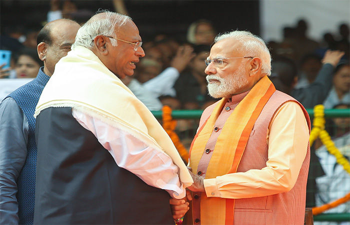 PM મોદી પર ટિપ્પણી કરવી ખડગેને પડી ભારે, BJP સાંસદોએ આપી વિશેષાધિકાર ભંગની નોટિસ