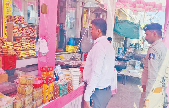 મીઠાઈ, ફરસાણ અને ફટાકડાંની દુકાનોમાં સરપ્રાઈઝ ચેકિંગ