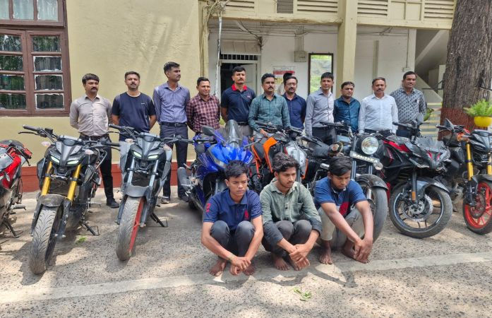 અમદાવાદ: ગર્લફ્રેન્ડના શોખ પૂરા કરવા સ્પોર્ટ્સ બાઇક ચોરતી ગેંગ ઝડપાઈ, 12 બાઇક સાથે ત્રણની ધરપકડ