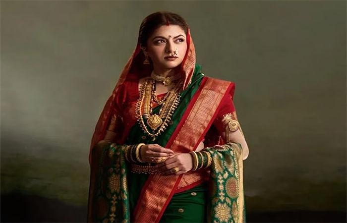 ભાગ્યશ્રીએ 'રાજા શિવાજી'માં જીજામાતાની દમદાર ભૂમિકા ભજવી