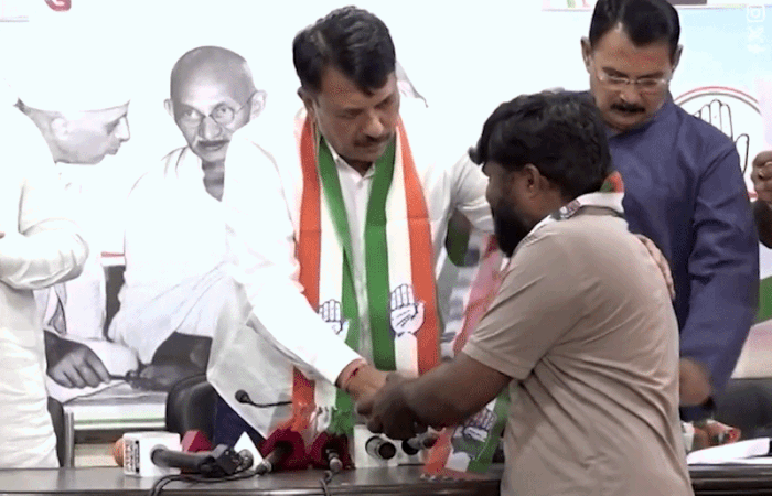 ભાવનગર: બગદાણાના કોળી અગ્રણી નવનીત બાલધિયા કોંગ્રેસમાં જોડાયા, ચર્ચા ભાજપની હતી ને પકડ્યો પંજો!